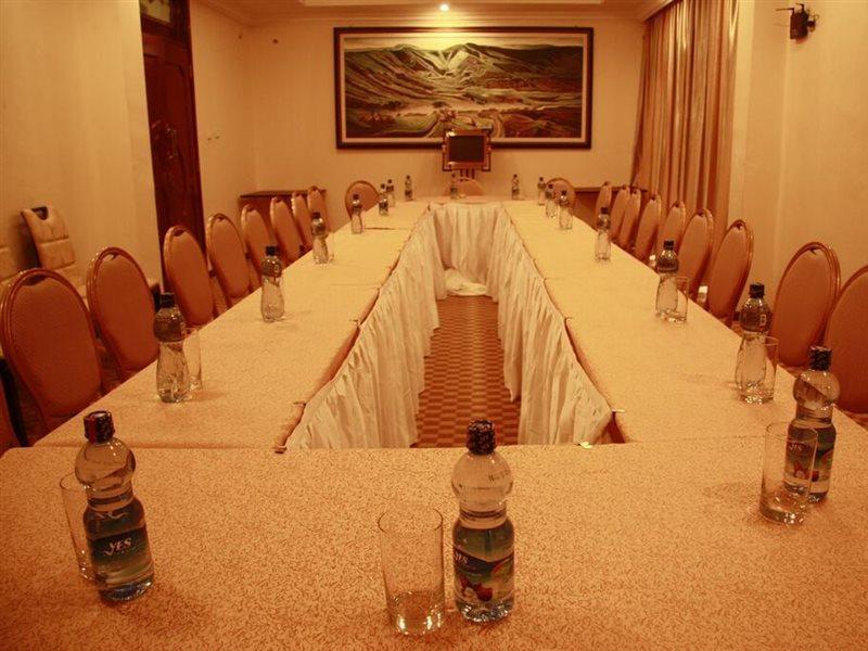 โรงแรมคาราแวน แอดดิสอาบาบา ภายนอก รูปภาพ
